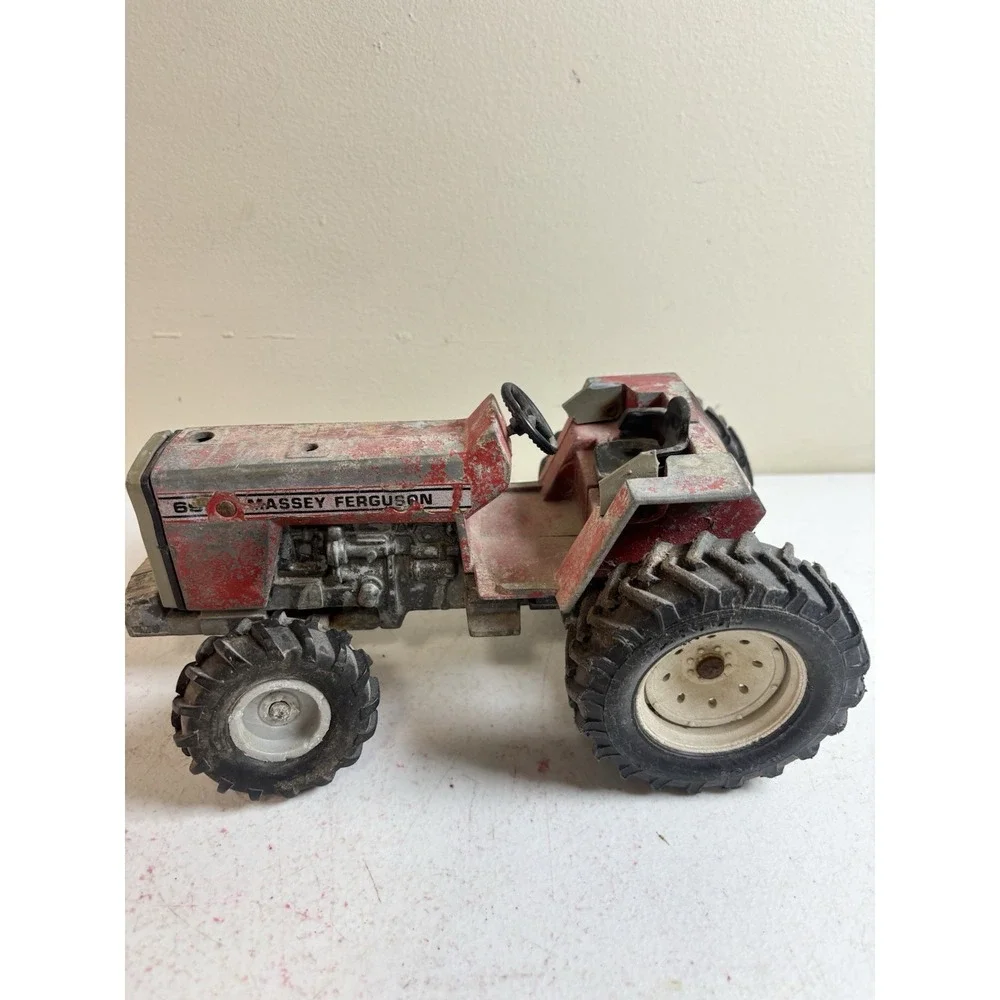 Massey‎ Ferguson 690 Toy Tractor 1/20 Scale Vintage Distressed